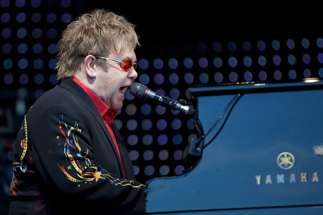 John Elton Health Update: Music Legend Defies Blindness with Singapore Grand Prix Performance and New Music Release 2 Elton John in Norway 3 1086x723 jpg